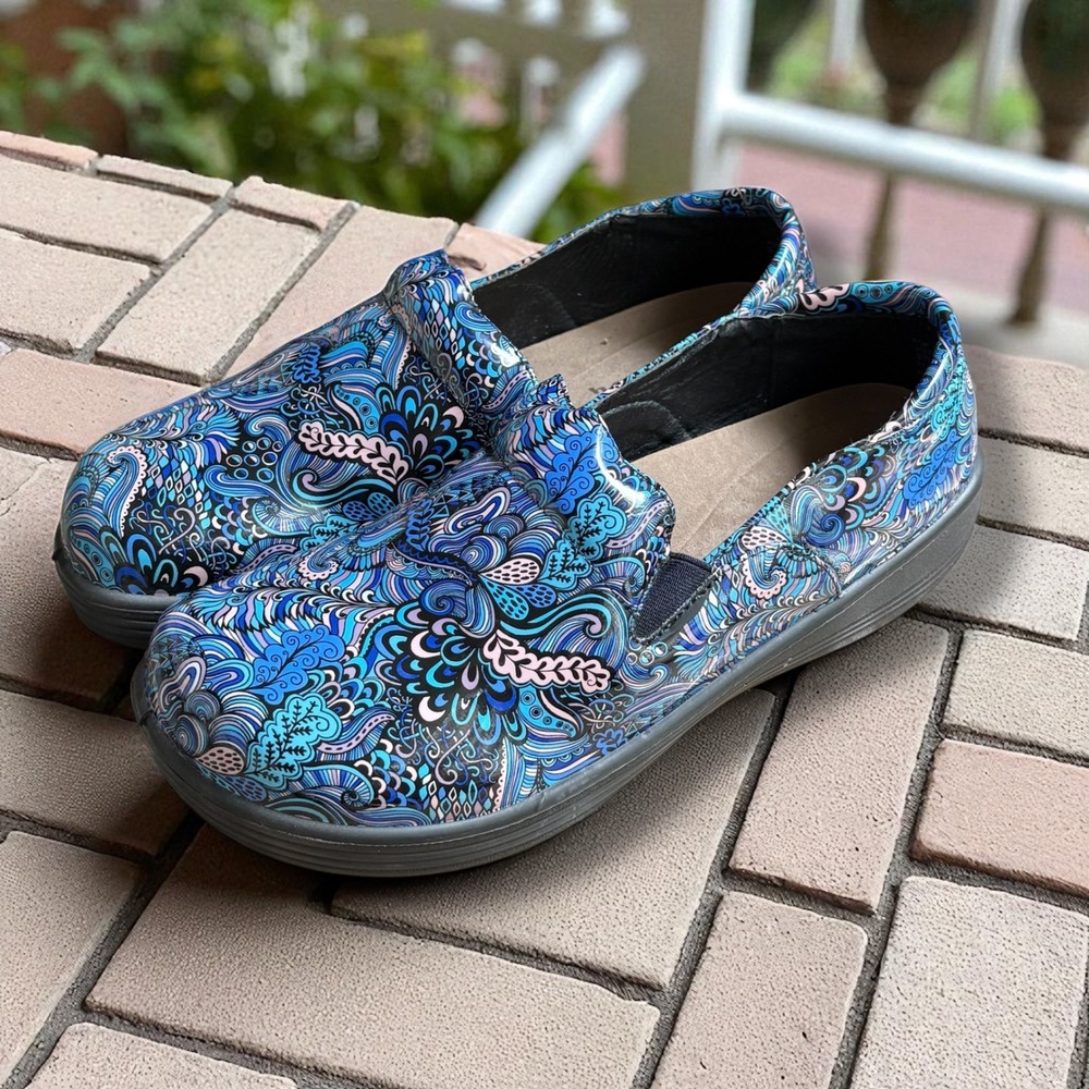 Savy Blue Daisy Comfort‎ Slip On Clogs Nursing